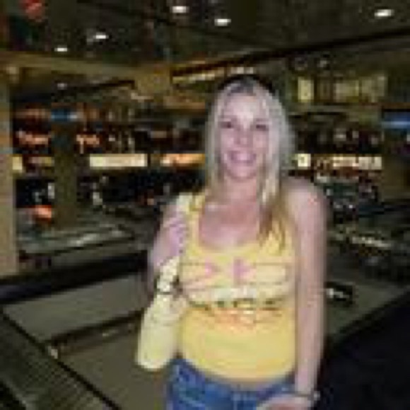 Meet your Posher, Andrea - Picture 1 of 1